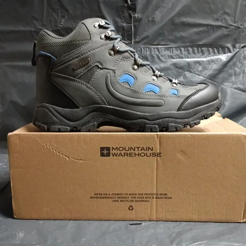 BOXED PAIR OF MOUNTAIN WAREHOUSE ADVENTURER WATERPROOF HIKING BOOTS IN GREY SIZE UK 9.5