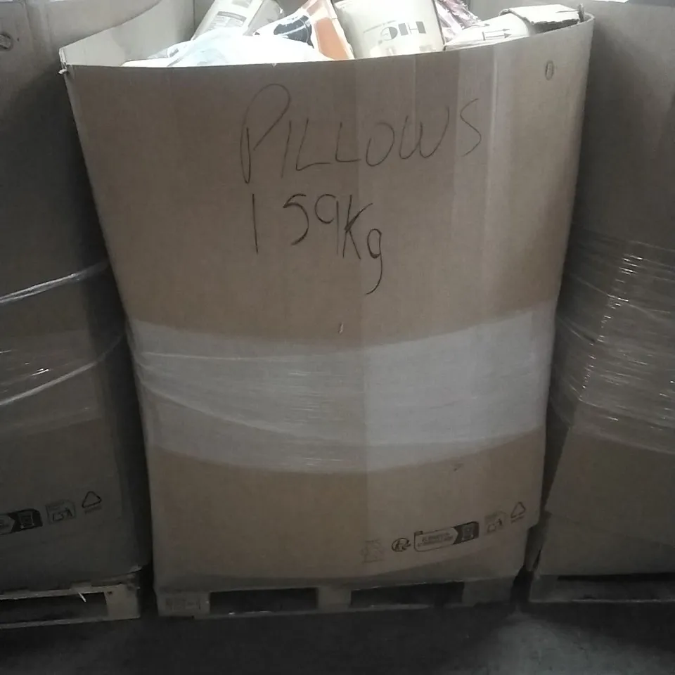 A PALLET CONTAINING ASSORTED PILLOWS, MEMORY FOAM, SIMILAR PRODUCTS ETC
