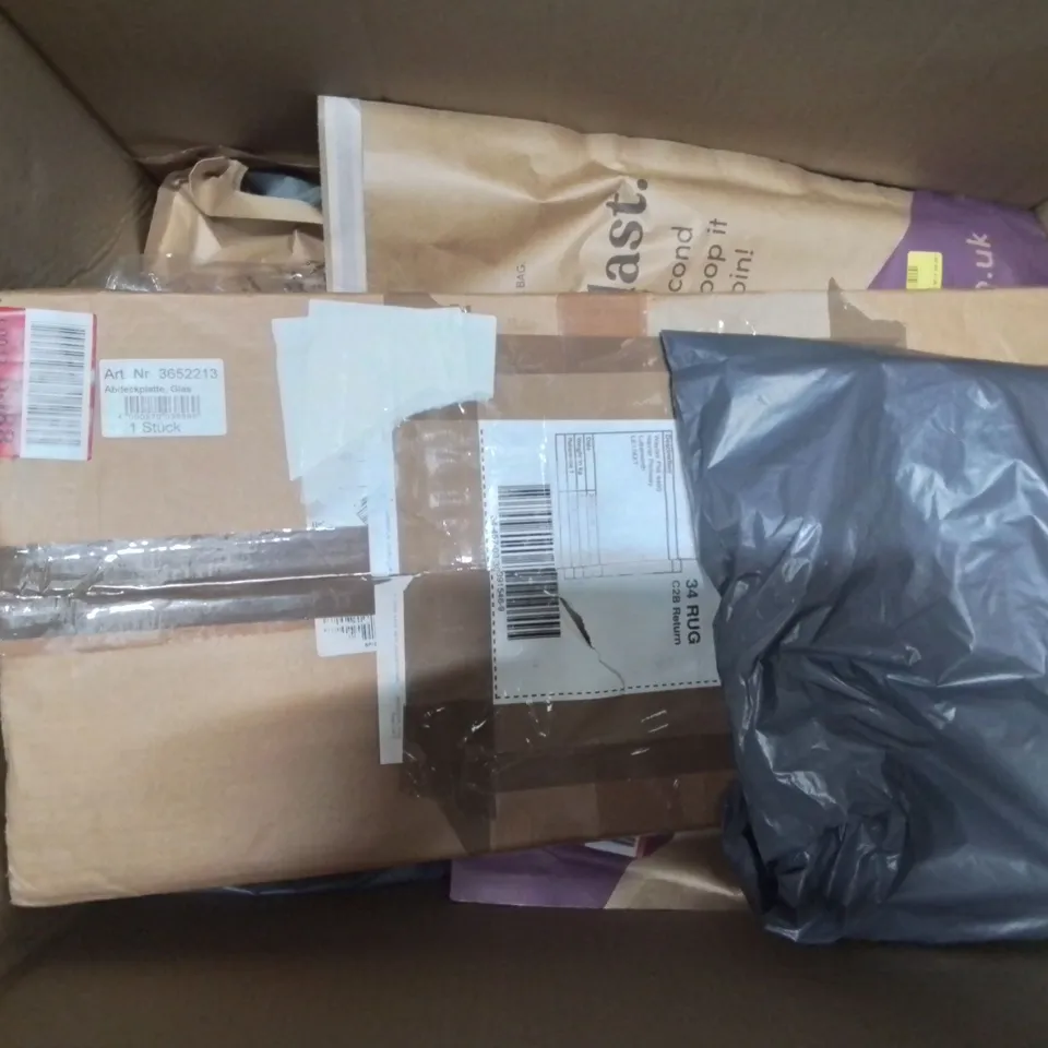 BOX OF APPROXIMATELY 10 ASSORTED ITEMS TO INCLUDE- THERMAL CURTAINS , RUG UNDERLAY , SINGLE BED DUVET ETCC