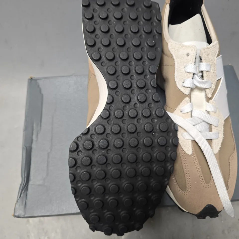 BOXED NEW BALANCE U327SBC SIZE 8