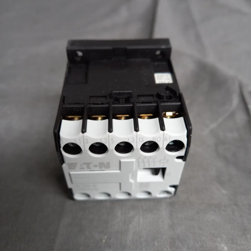 BOXED DILEM-10 - CONTACTOR