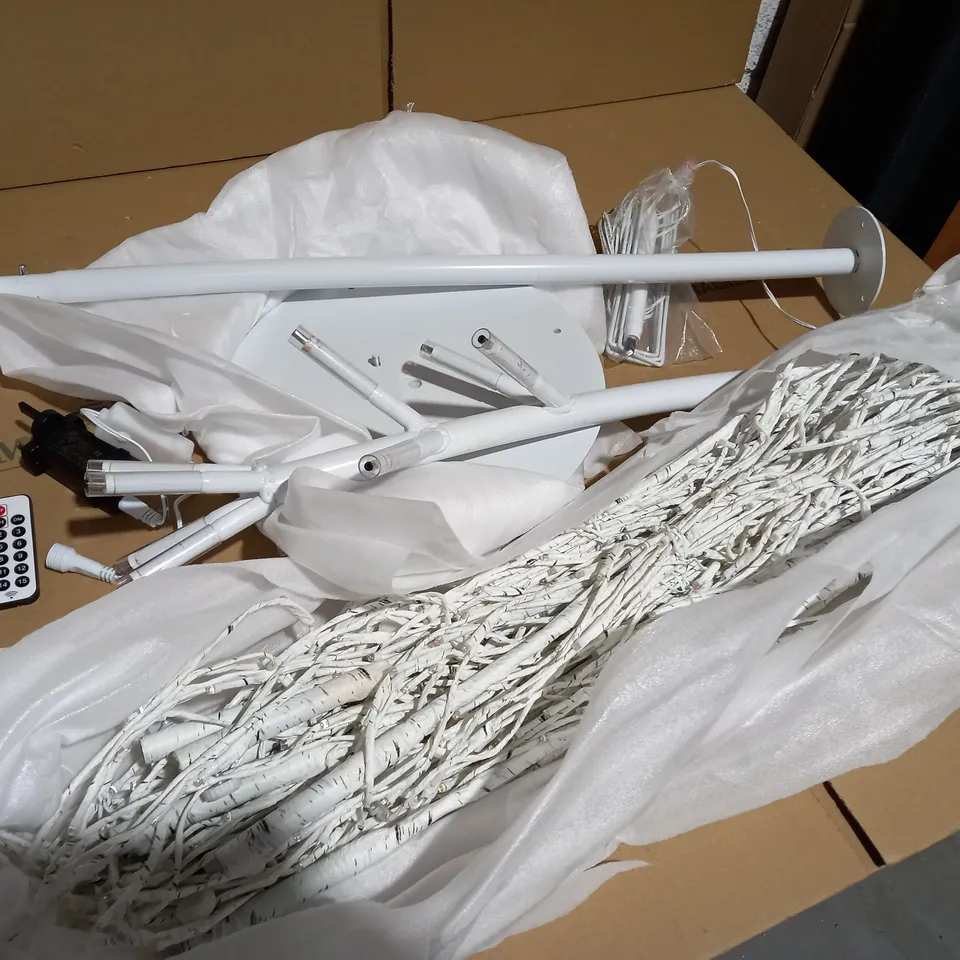 SANTA'S BEST 7FT PRE-LIT INDOOR OUTDOOR WILLOW TREE