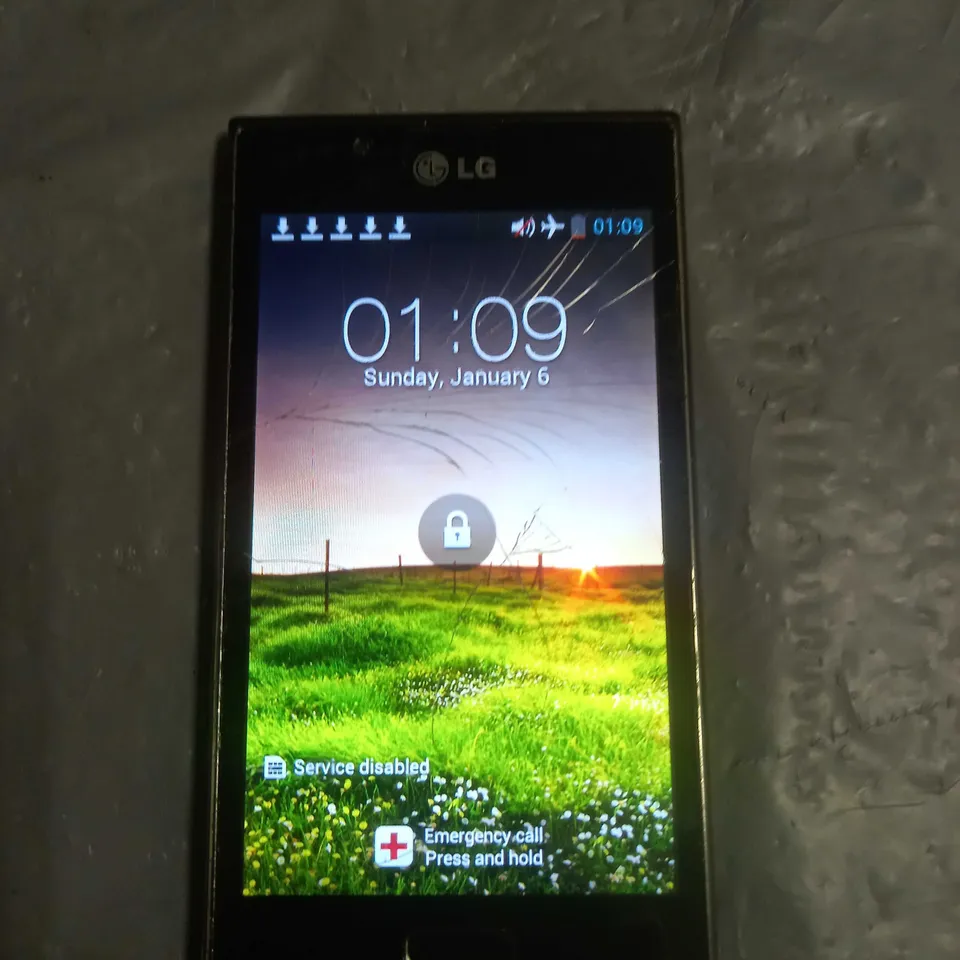 LG OPTIMUS P700 MOBILE PHONE 4GB