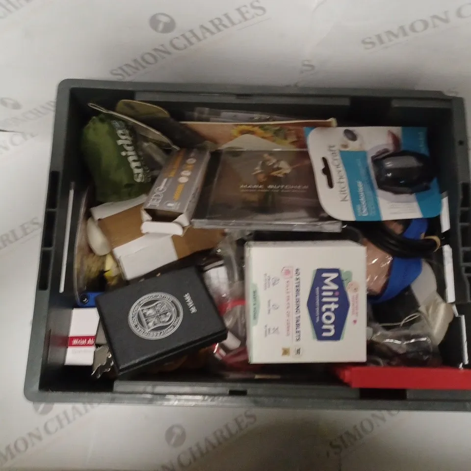 APPROXIMATELY 15 HOUSEHOLD ITEMS TO CONTAIN CORKSCREW, SET OF ALLEN KEYS, HDMI CABLE, MILTON 40 STERILISING TABLETS ETC 
