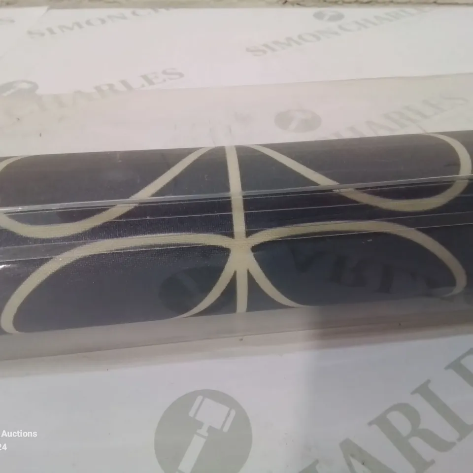 BOXED LINEAR  STEM ROLLER BLIND 