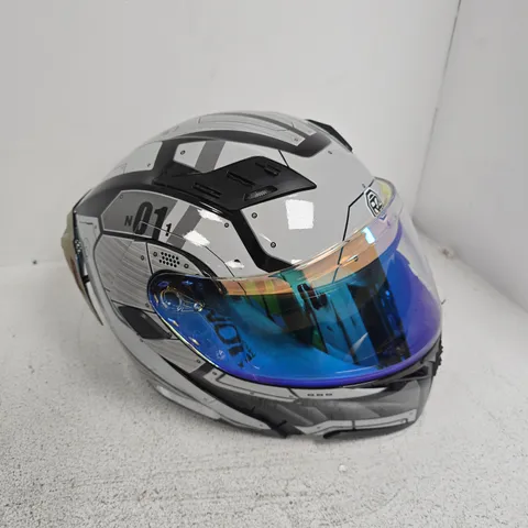 MOTORCYCLE FULL-FACE HELMET – GREY/WHITE GEOMETRIC DESIGN, SIZE M