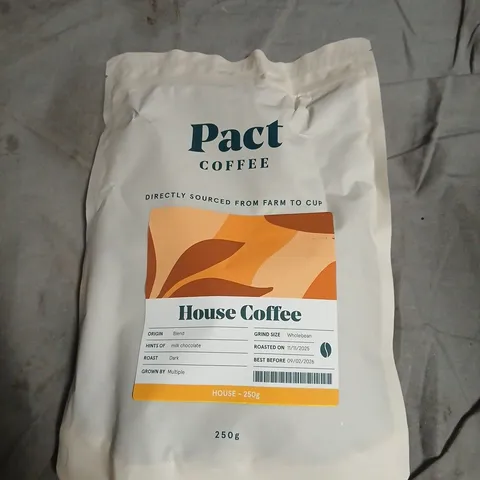 APPROXIMATELY 10 ASSORTED FOOD ITEMS INCLUDING PACT COFFEE , HUEL VITAMIN DRINK AND LUCOZADE ORIGINAL