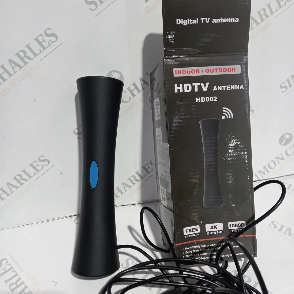 INDOOR / OUTDOOR HDTV ANTENNA HD002