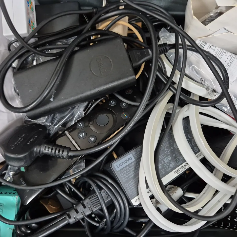 APPROXIMATELY 10 ASSORTED HOUSEHOLD ITEMS TO INCLUDE TV BOX MINI, SKY WIRELESS ROUTER, ETC