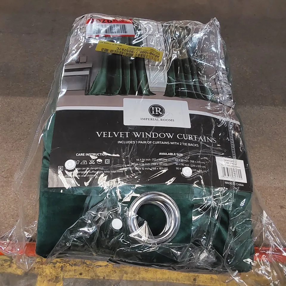 BAGGED MYRON HEAVY CRUSHED VELVET EYELET CURTAINS - EMERALD GREEN // 168 X 229CM (1 ITEM)
