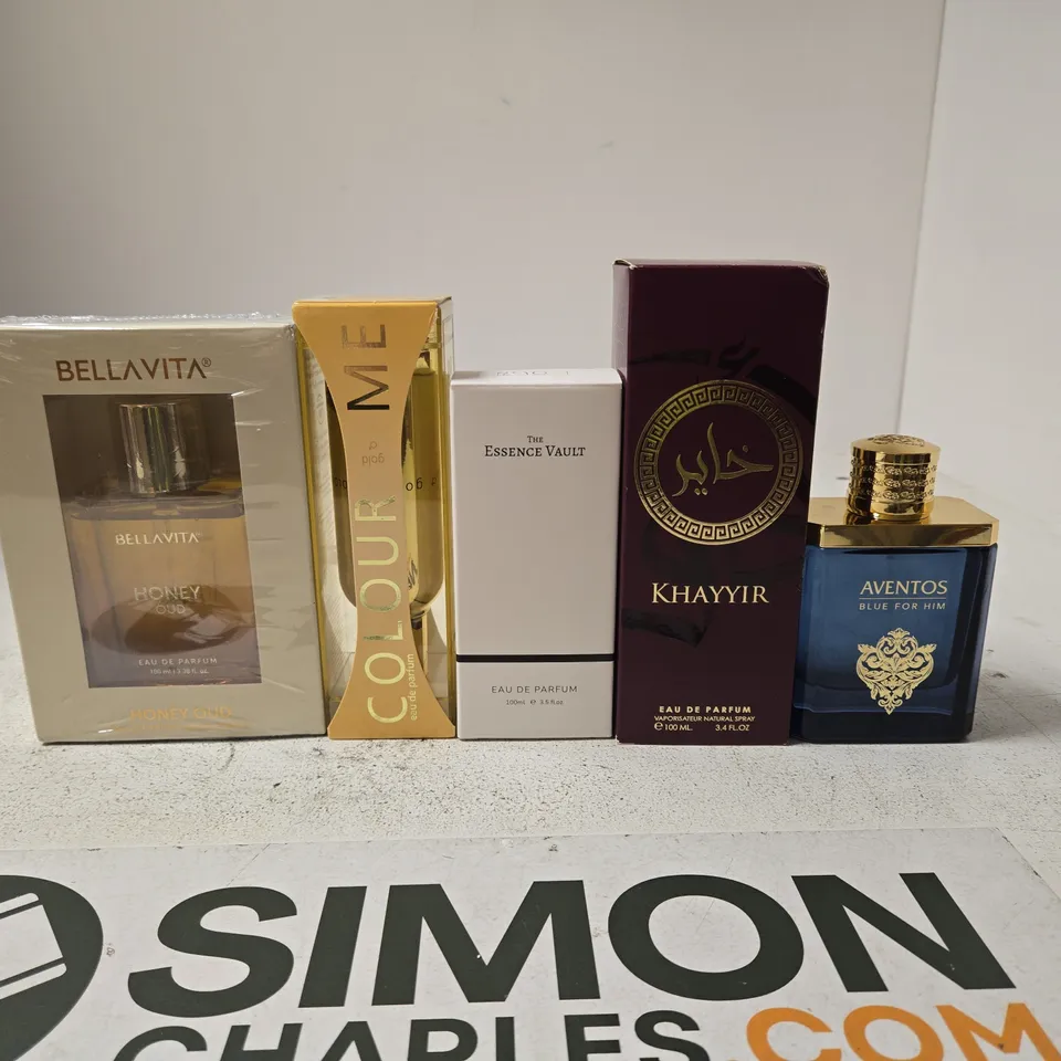 TOTE OF APPROXIMATELY 20 ASSORTED FRAGRANCE ITEMS TO INCLUDE BELLAVITA HONEY OUD, COLOUR ME GOLD, THE ESSENCE VAULT, KHAYYIR, AVENTOS BLUE FOR HIM ETC