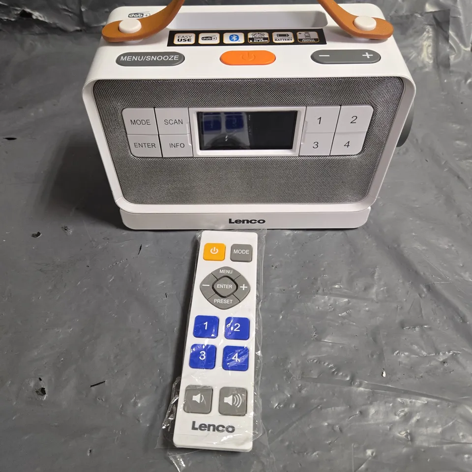 LENCO PDR-065WH EASY TO USE DAB+/FM RADIO WITH BATTERY CHARGING STATION