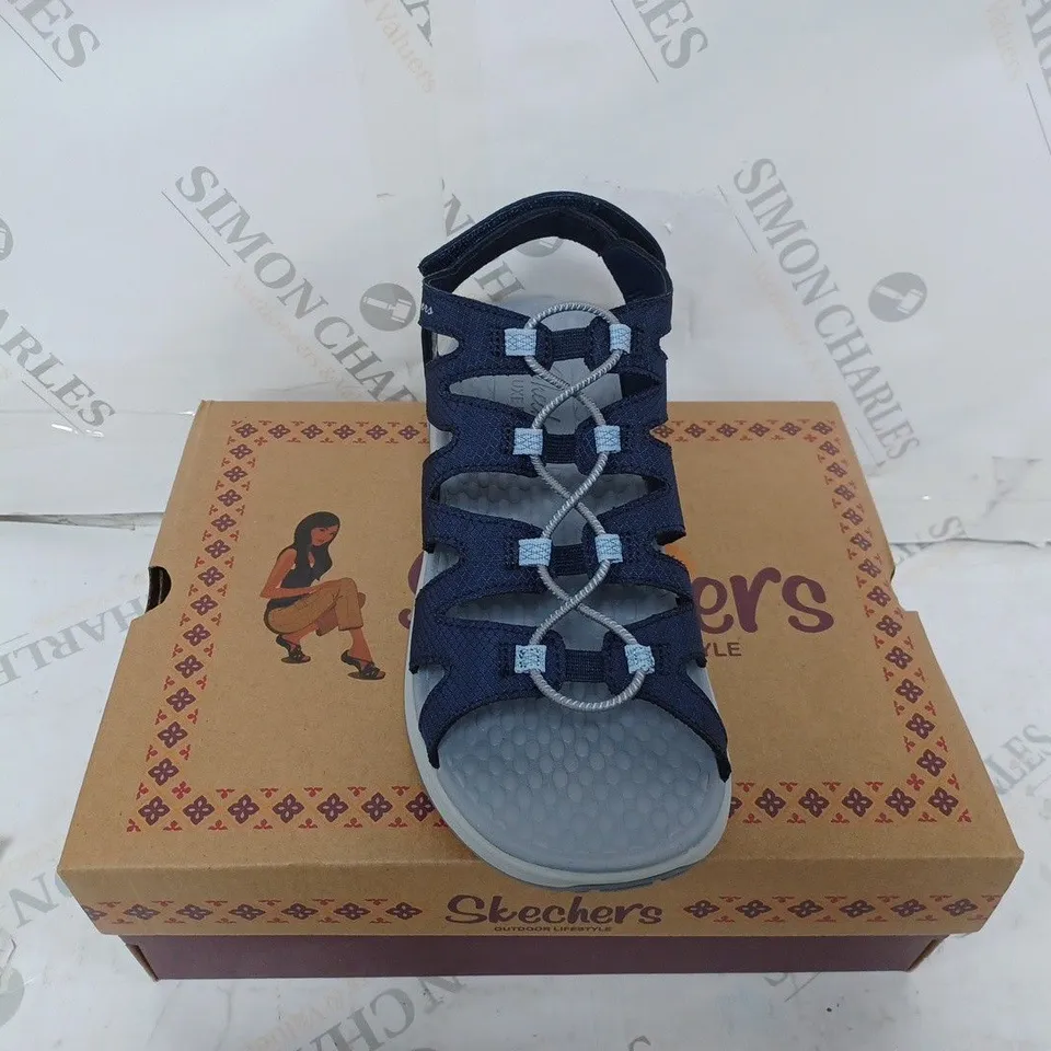 BOXED PAIR OF SKECHERS WALKING SANDALS SIZE 6