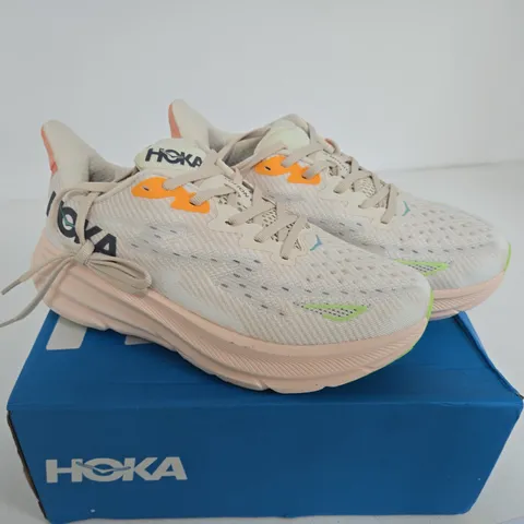 HOKA CLIFTON 9 SIZE 7.5