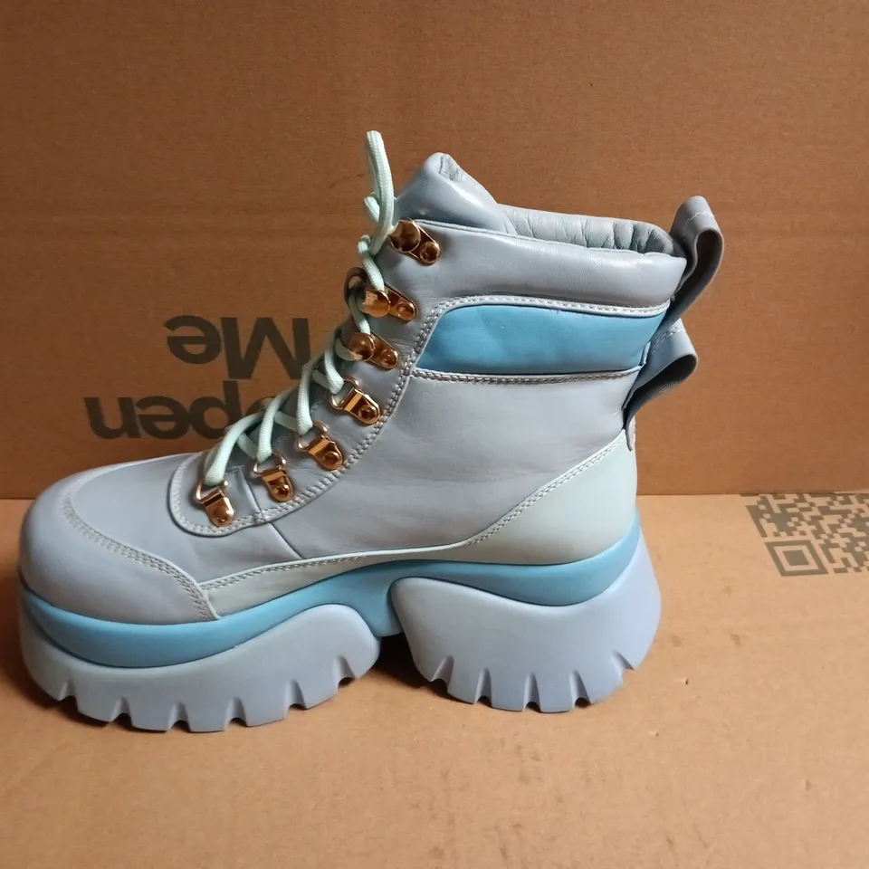 BOXED PAIR OF KOI CRYBABY BLUE VILUN PLATOFORM  BOOTS - UK 6