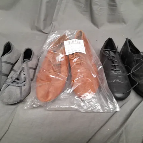 BOX OF APPROXIMATELY 10 ASSORTED PAIRS OF SHOES IN VARIOUS SIZES, COLOURS AND STYLES