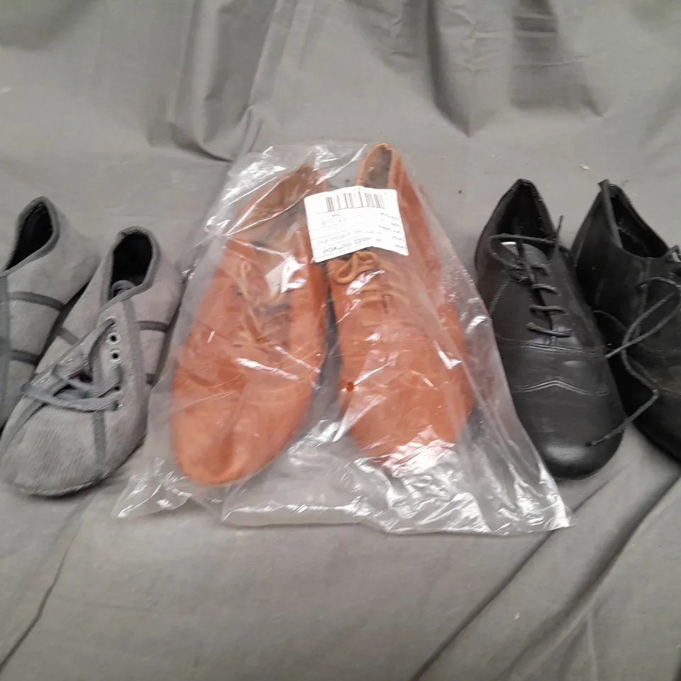 BOX OF APPROXIMATELY 10 ASSORTED PAIRS OF SHOES IN VARIOUS SIZES, COLOURS AND STYLES