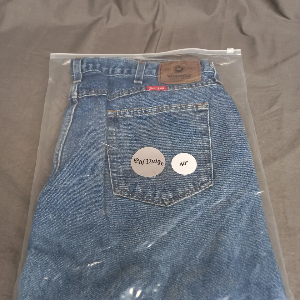 BAGGED WRANGLER DENIM JEANS SIZE UNSPECIFIED