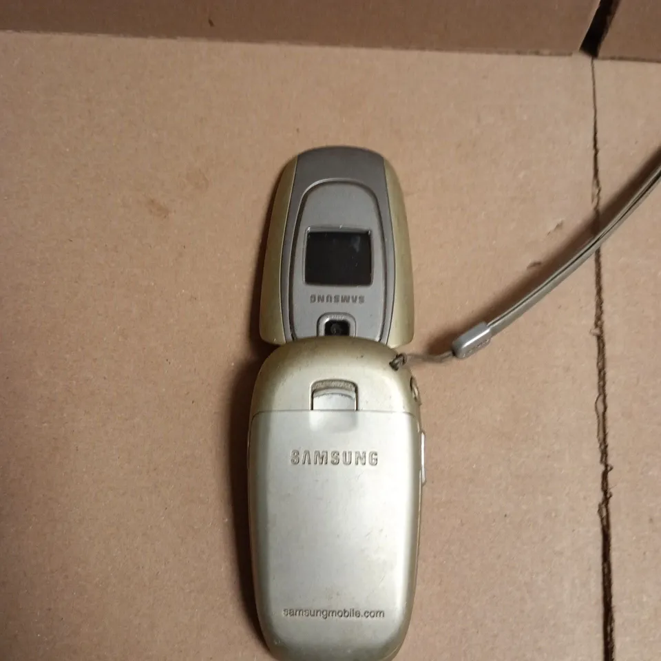 SAMSUNG SGH-3330N MOBILE FLIP PHONE