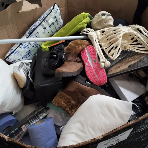 PALLET CONTAINING ASSORTED PRODUCTS INCLUDING PILLOWS, 4 LETTER BAR SET, SKELETON DECORATION, ASSORTED SHOES & ASSORTED CLOTHING