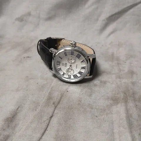 ERNEST FERDINAND QUARTZ WRISTWATCH WITH ROMAN NUMERAL DIAL, BLACK LEATHER STRAP (EF)