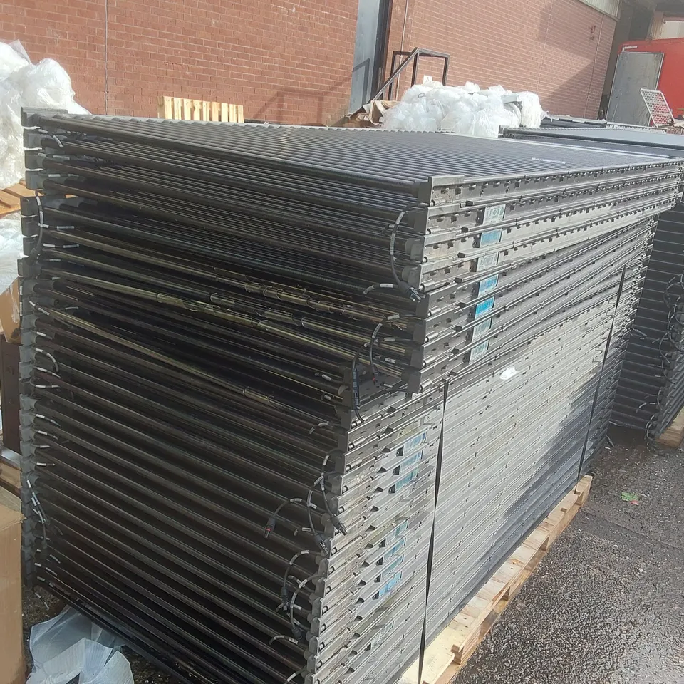 PALLET CONTAINING A LARGE QUANTITY OF SOLAR PANELS 