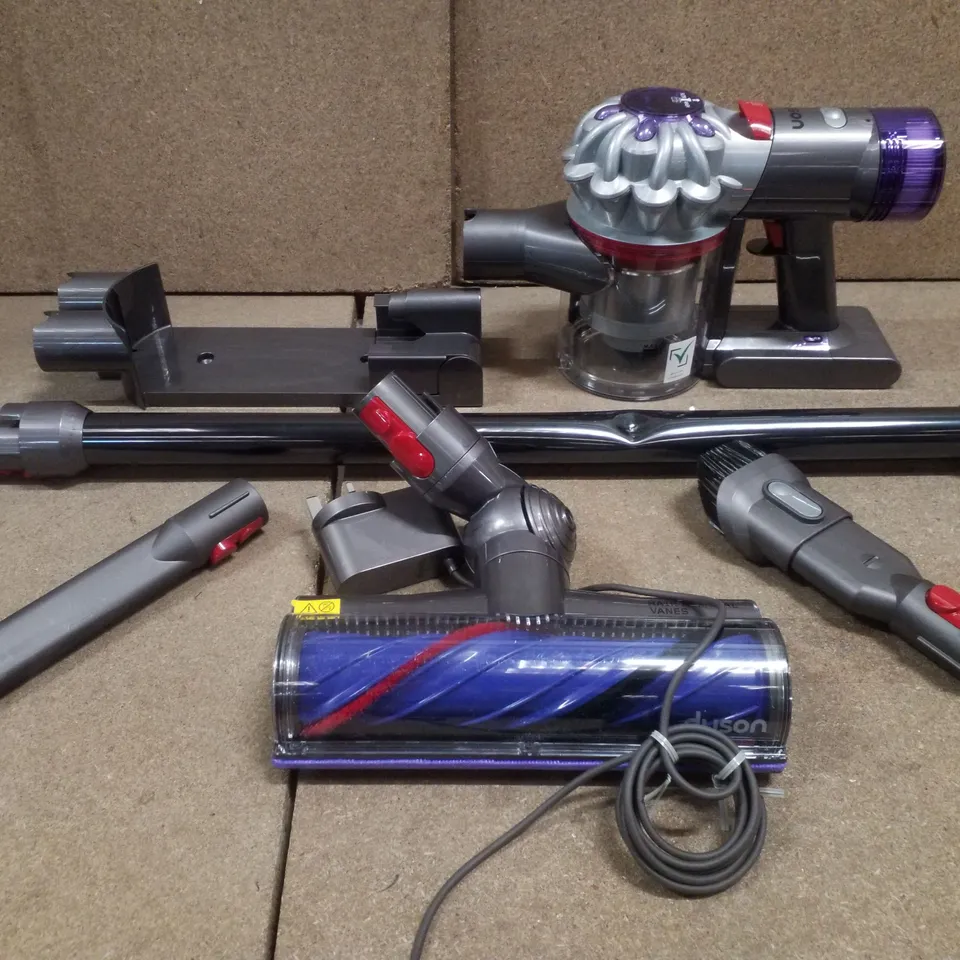 BOXED DYSON V8 ADVANCED VACUUM