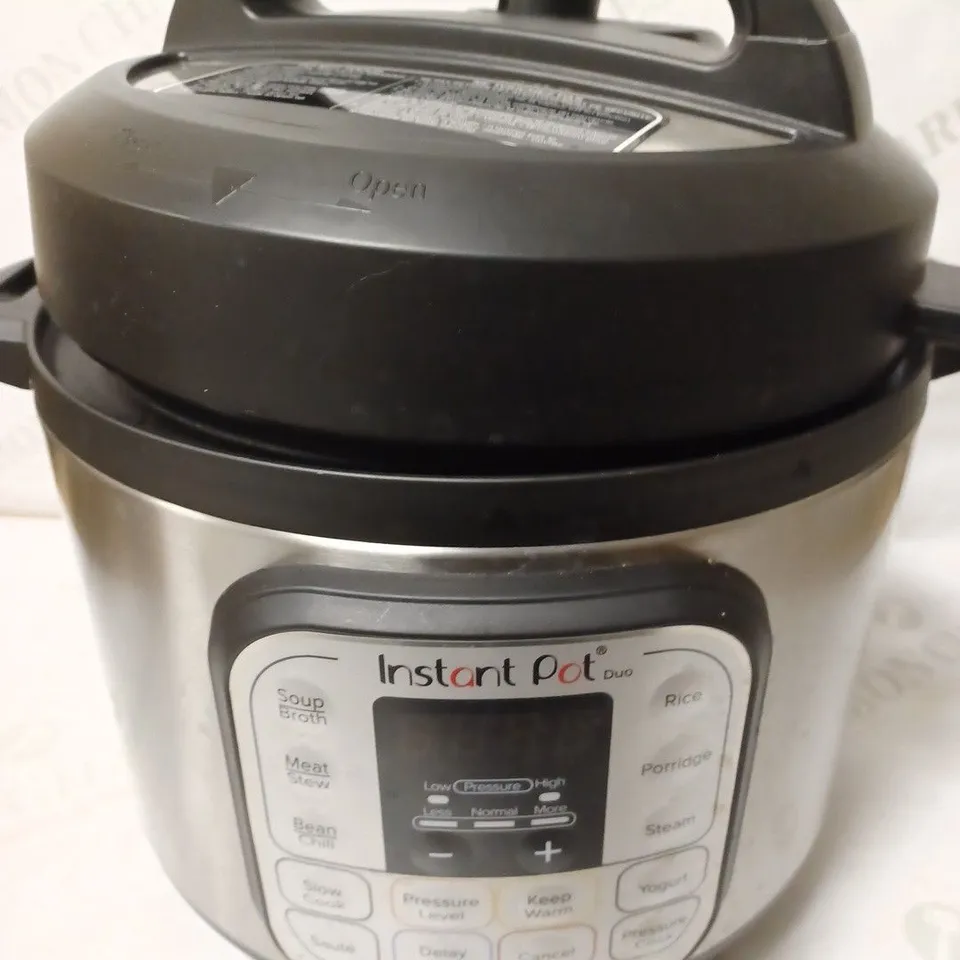 INSTANT POT DUO MINI PRESSURE COOKER