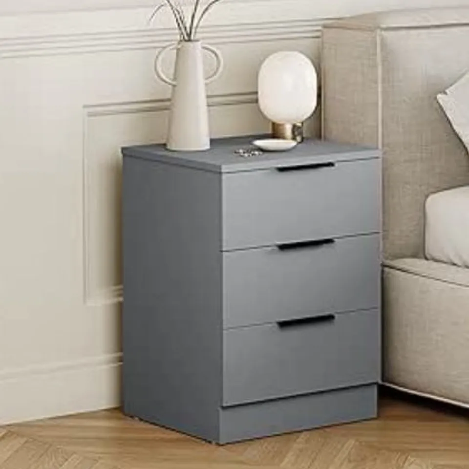 BOXED TREGA 3 DRAWER BEDSIDE CABINET - GREY - 50H X 39W X 28D CM