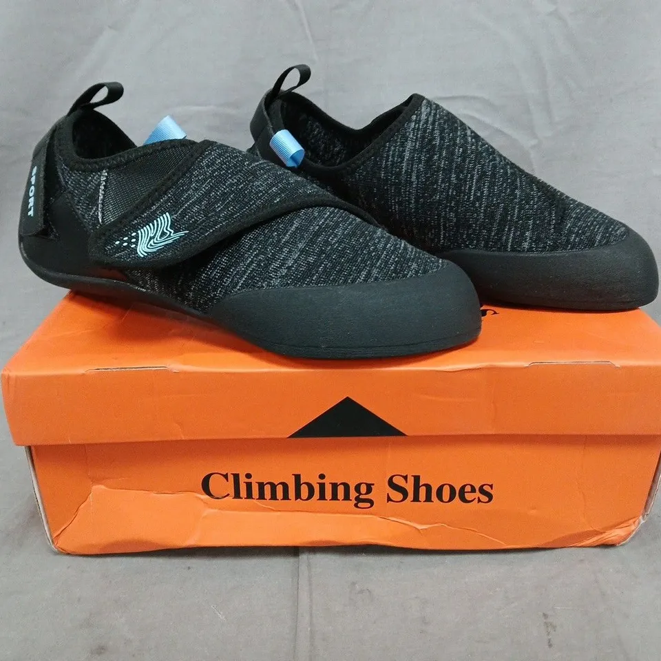 BOXED PAIR OF UNBRANDED CLIMBING SHOES IN BLACK SIZE UNSPECIFIED
