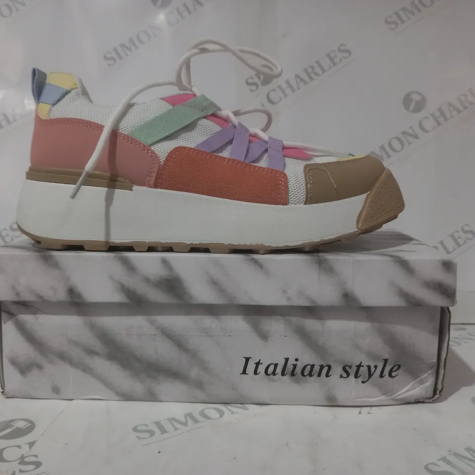 BOXED PAIR OF SEASTAR SHOES IN WHITE/MULTICOLOUR EU SIZE 39