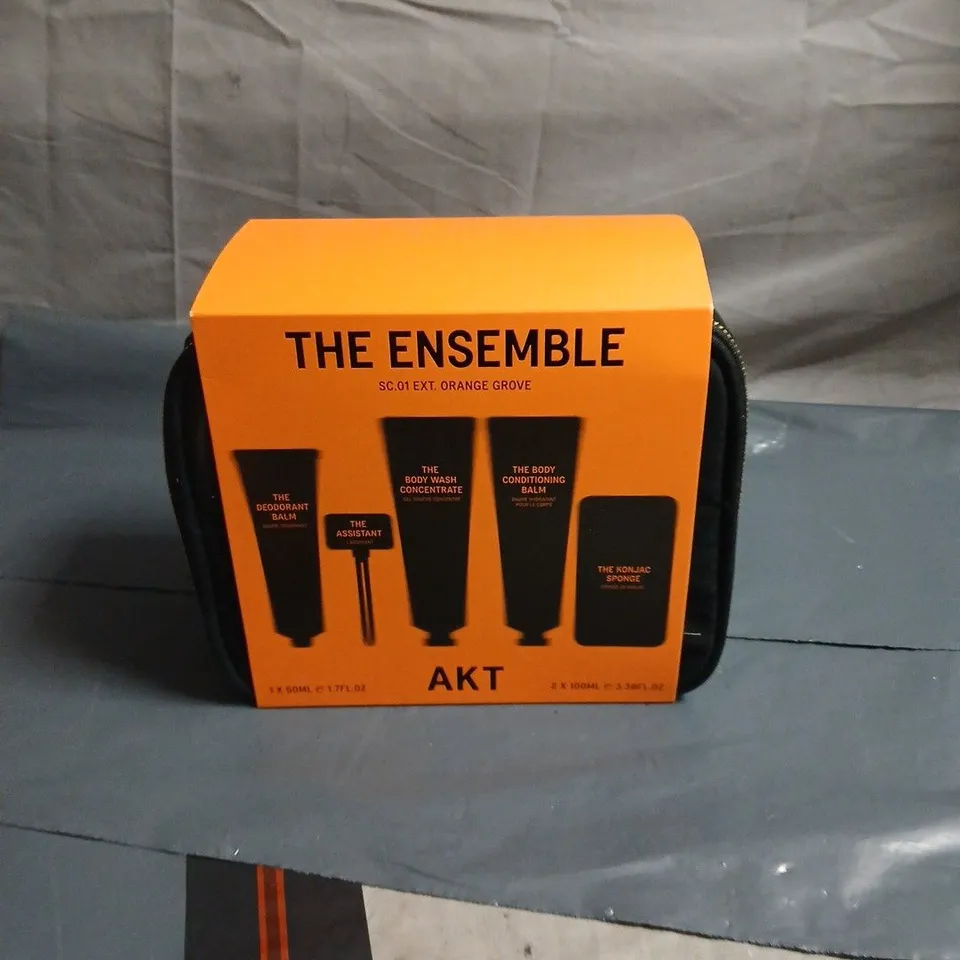THE ENSEMBLE SC.01 EXT ORANGE GROVE AKT GIFT SET