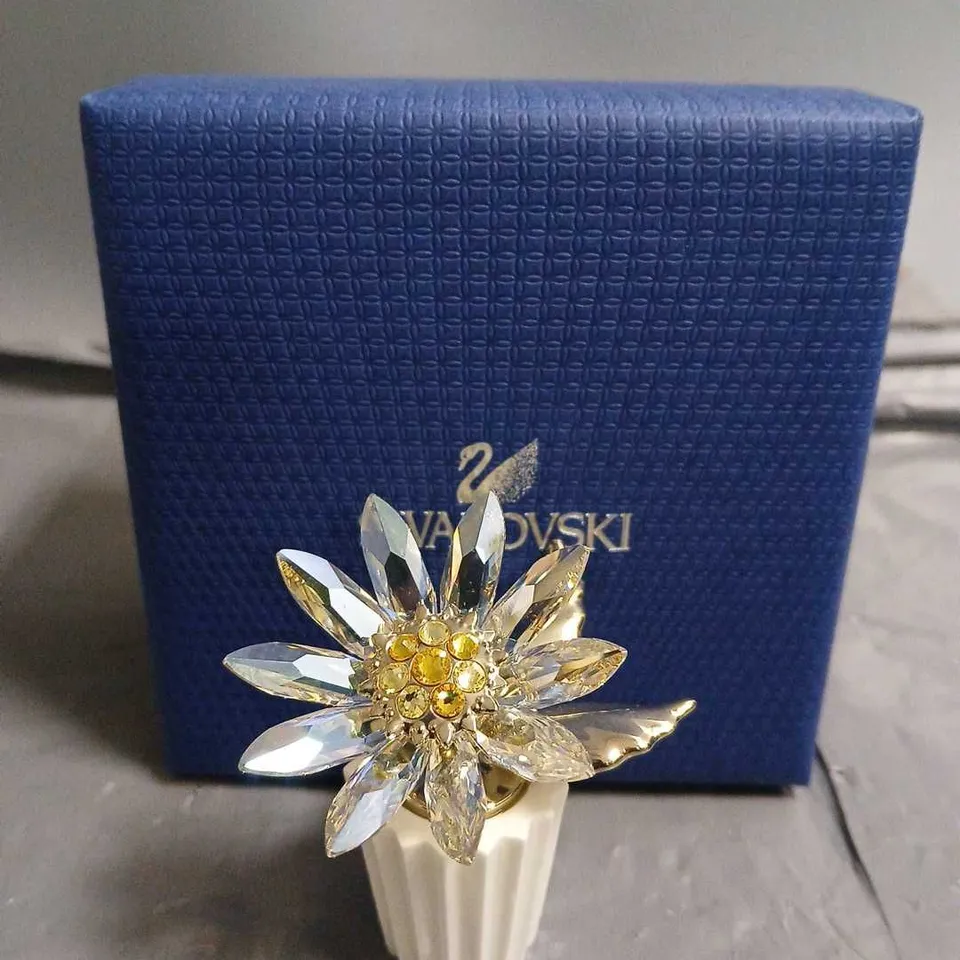 BOXED SWAROVSKI CRYSTAL FLOWER FIGURINE DAISY