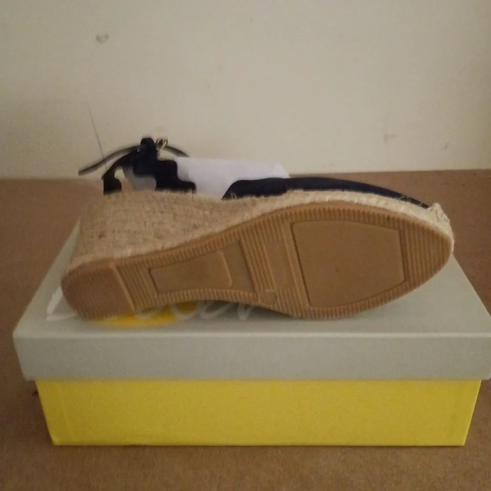 BOXED PAIR OF BODEN STRAP SHOES IN BLUE - SIZE 39