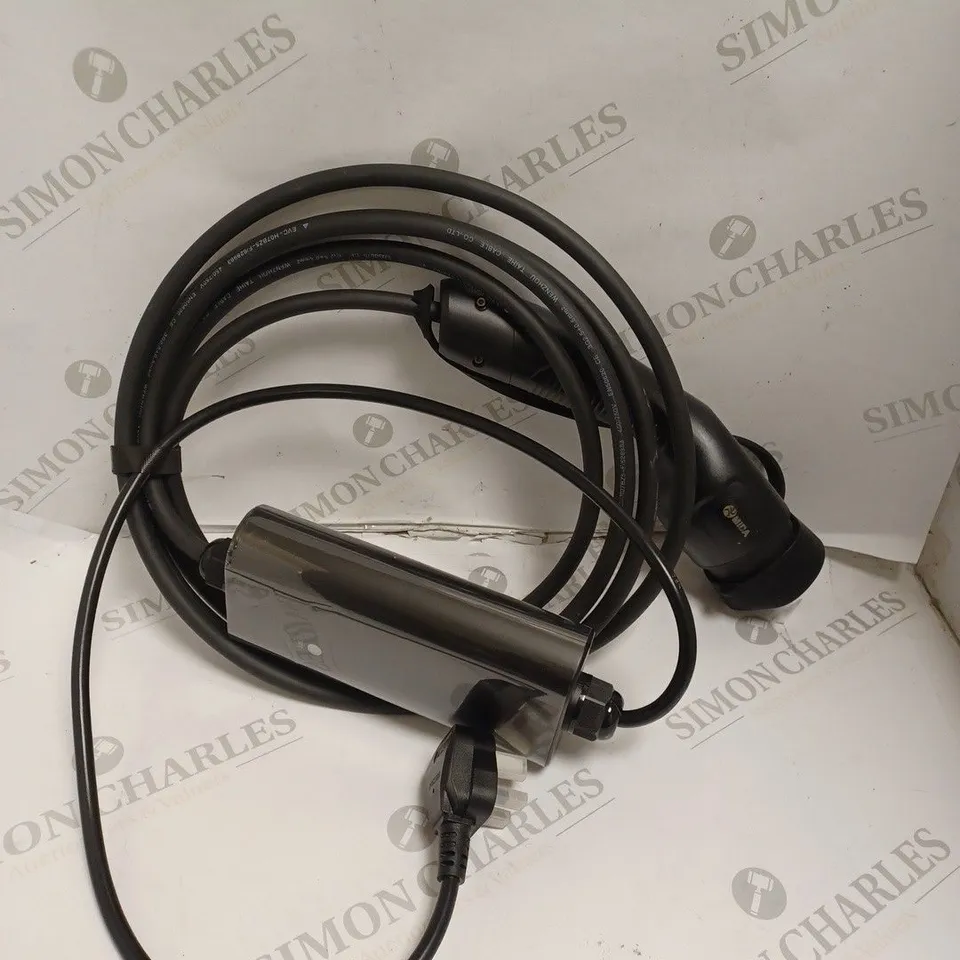 BOXED PORTABLE EV CHARGING CABLE. 