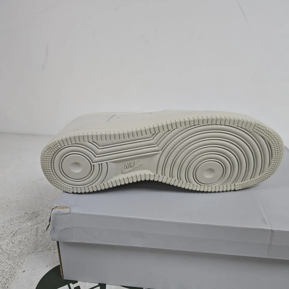 NIKE AIR FORCE 1 TRAINERS UK 11 BOXED