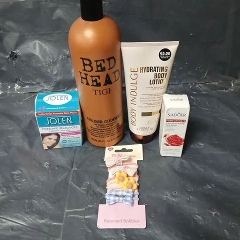 APPROXIMATEY 20 ASSORTED HEALTH AND BEAUTY PRODUCTS TO INCLUDE JOLEN CREAM BLEACH, BED HEAD SHAMPOO AND HAIR BOBBLES