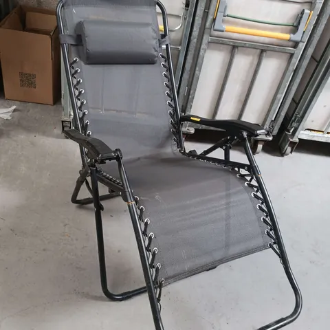 UNBOXED GREY DECK CHAIR 