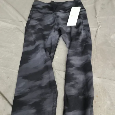 SWEATY BETTY LONDON ULTIMATE STUDIO 7/8 LEGGINGS – BLACK CAMO SHADOW PRINT – SIZE S