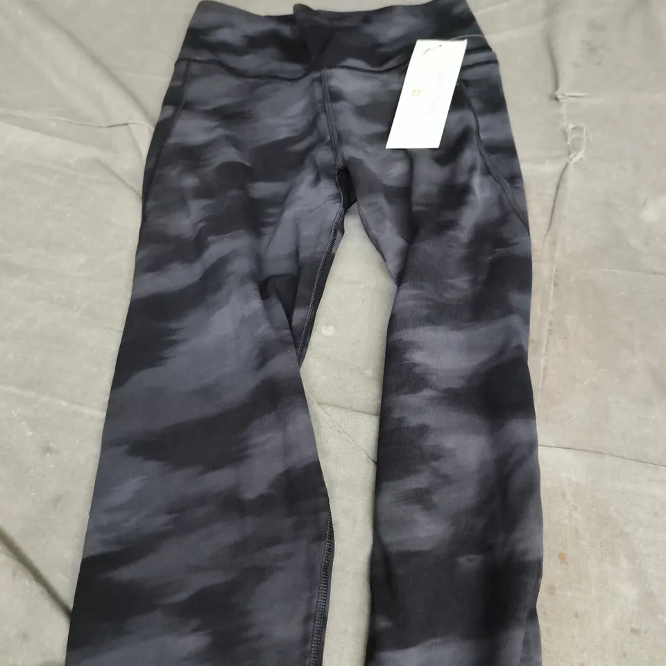 SWEATY BETTY LONDON ULTIMATE STUDIO 7/8 LEGGINGS – BLACK CAMO SHADOW PRINT – SIZE S
