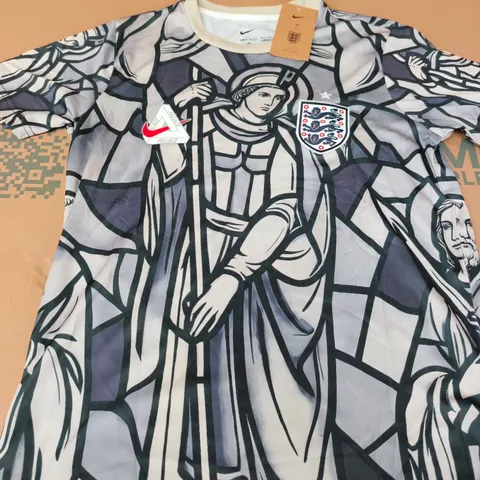 PALACE X NIKE ENGLAND FOOTBALL SHIRT – SIZE SMALL
