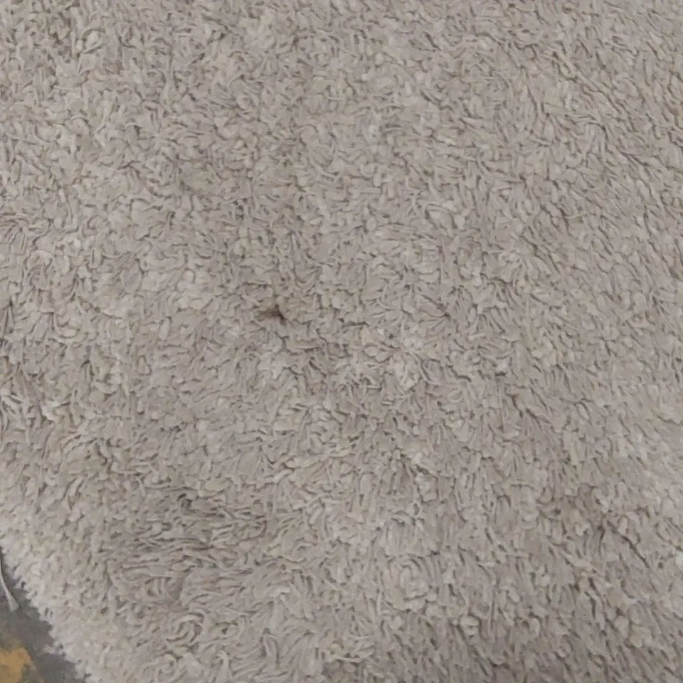 QUALITY DESIGNER AREA RUG - APPROXIMATELY 170 x 120cm