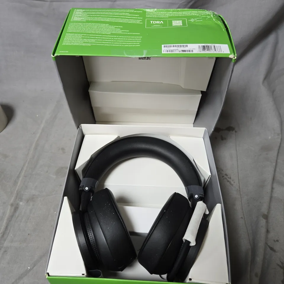 XBOX WIRELESS HEADSET – XBOX SERIES X|S, XBOX ONE, AND WINDOWS DEVICES