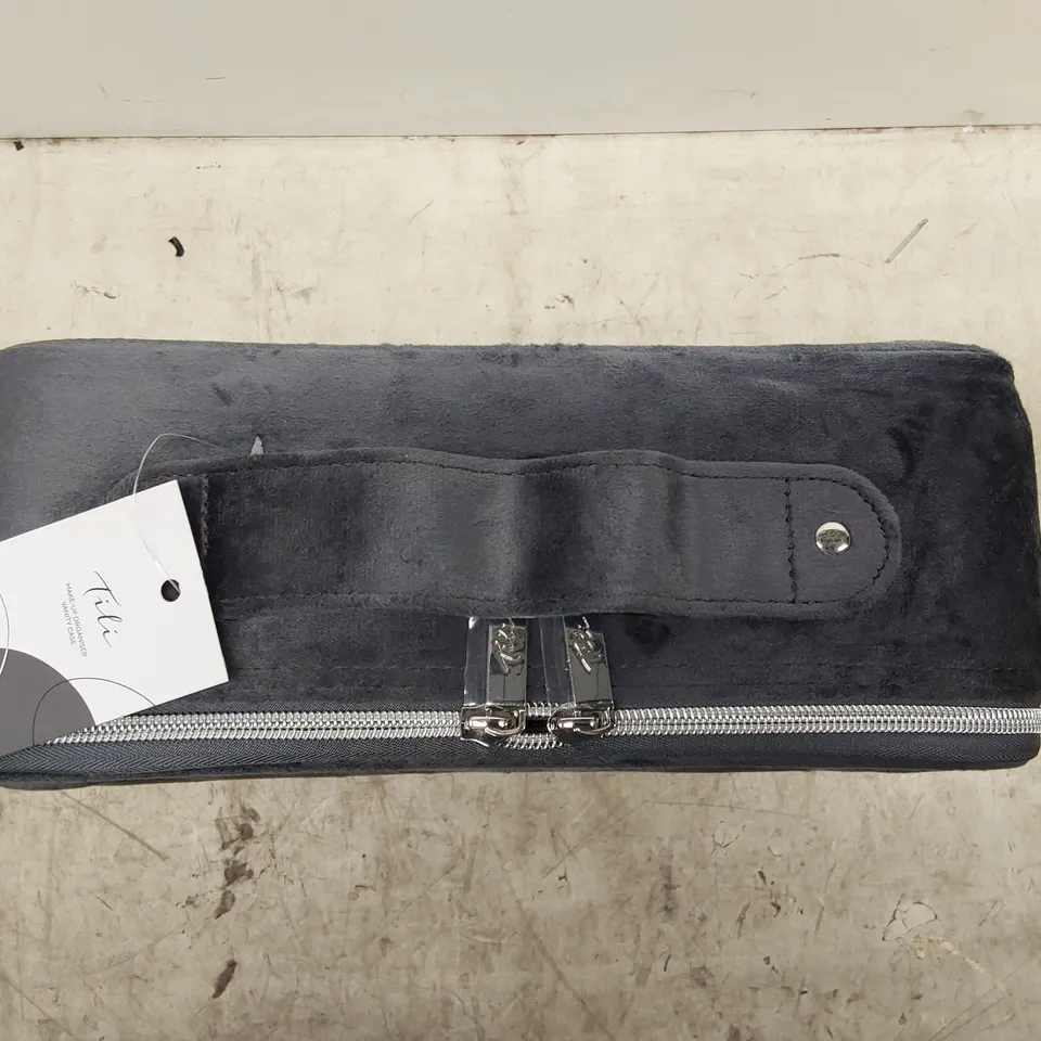 BOXED TILI MAKE-UP ORGANISER VANITY CASE - GREY (1 BOX)