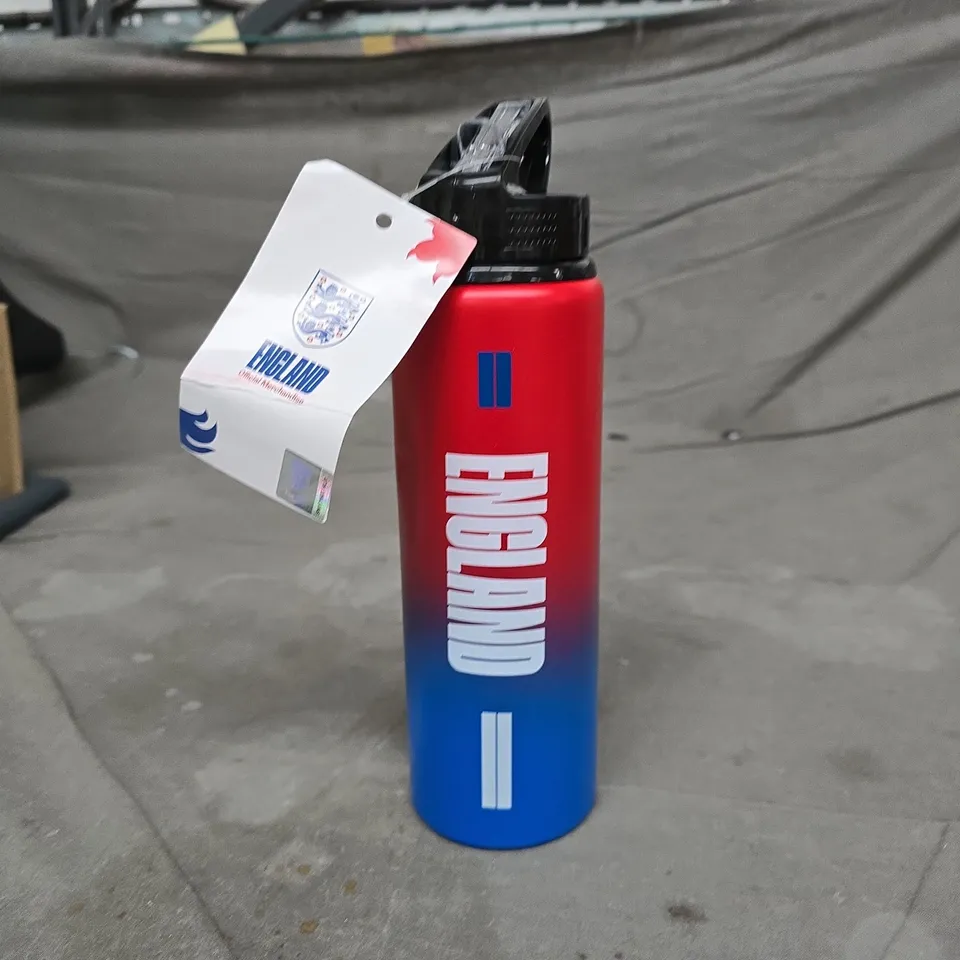 ENGLAND OFFICIAL MERCHANDISE WATER BOTTLE – RED TO BLUE GRADIENT, FLIP CAP