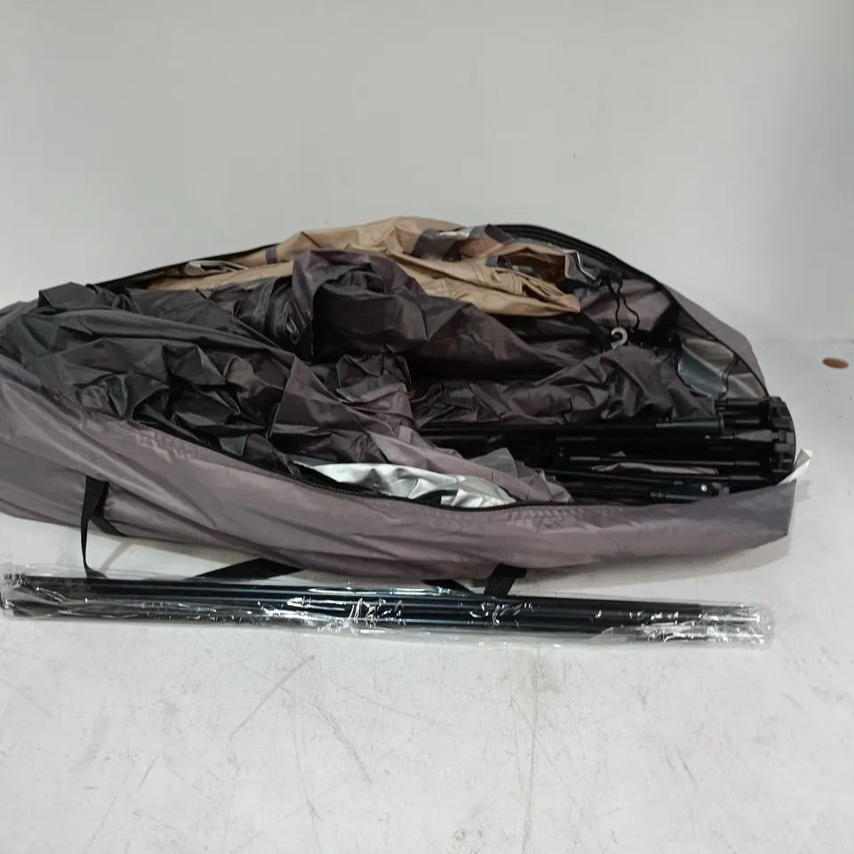 CAMPING TENT IN GREY/BEIGE IN CARRY BAG - A20-483