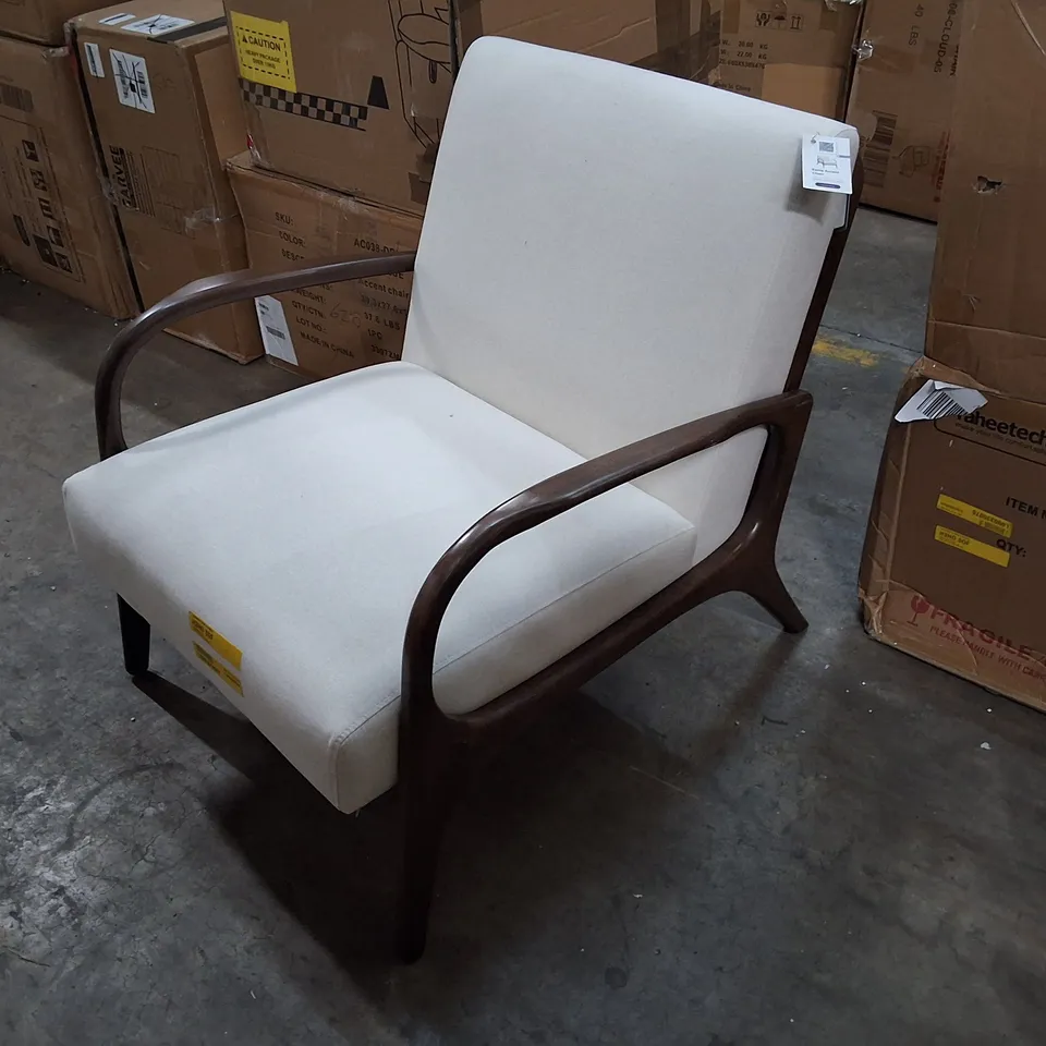 ESMA ACCENT CHAIR