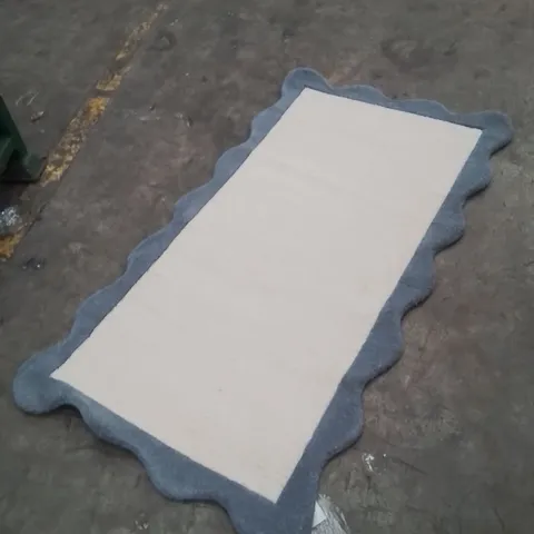 QUALITY DESIGNER AREA RUG - APPROXIMATELY 160X90CM