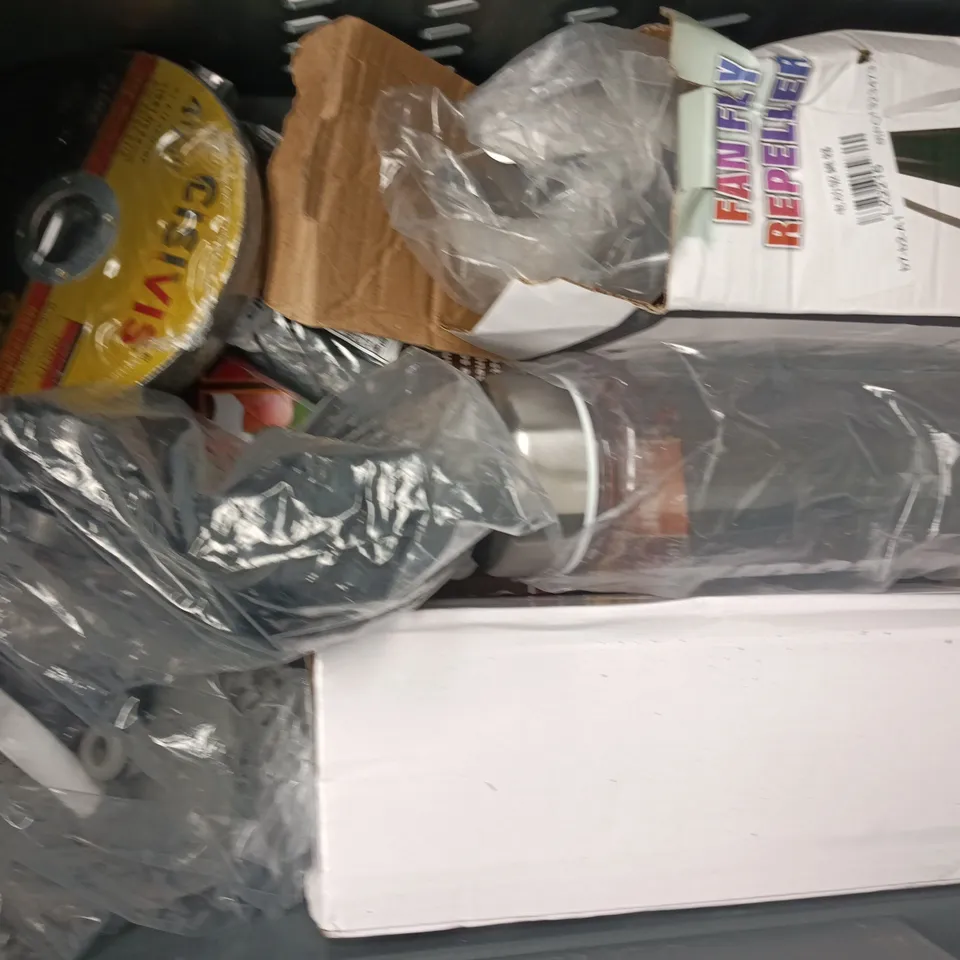 APPROXIMATELY 8 ASSORTED HOUSEHOLD ITEMS TO INCLUDE PADLOCK, CUTTING WHEEL, ETC