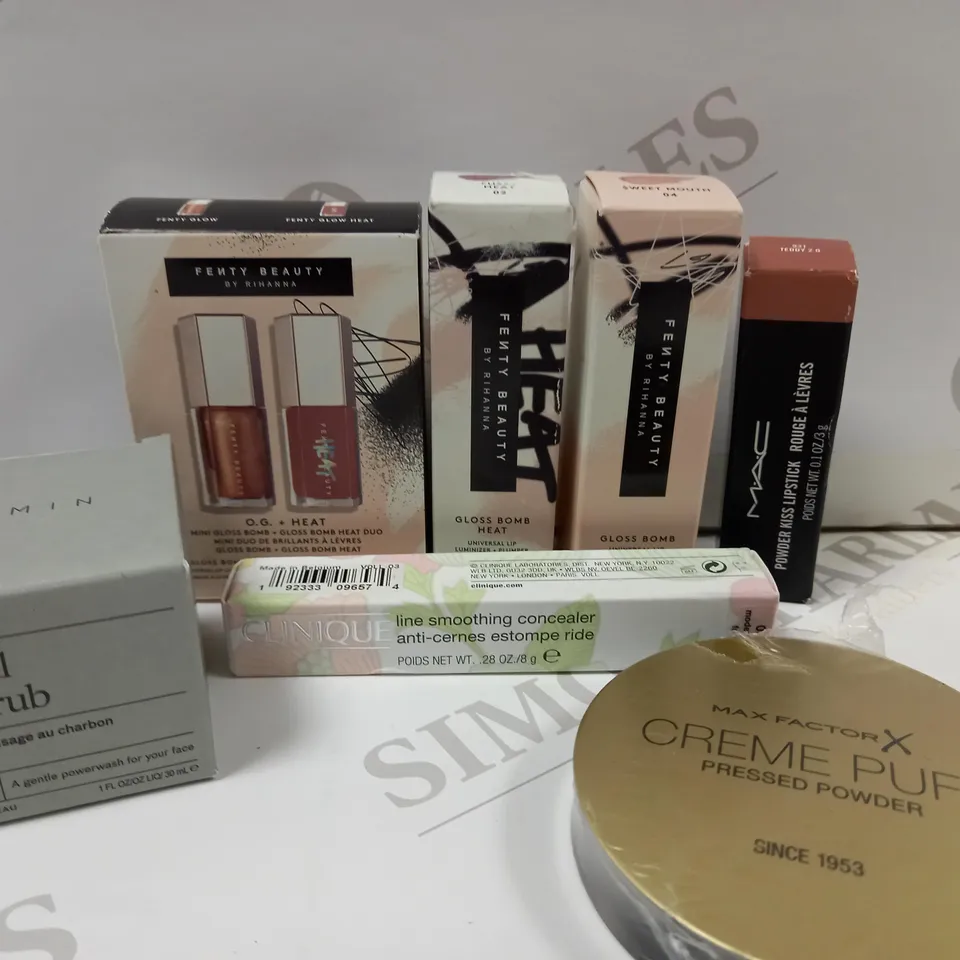 BOX OF APPROX 10 ITEMS TO INCLUDE MAC POWDER KISS LIPSTICK (931 TEDDY2.0), CLINIQUE LINE SMOOTHING CONCEALER, MAC STACK